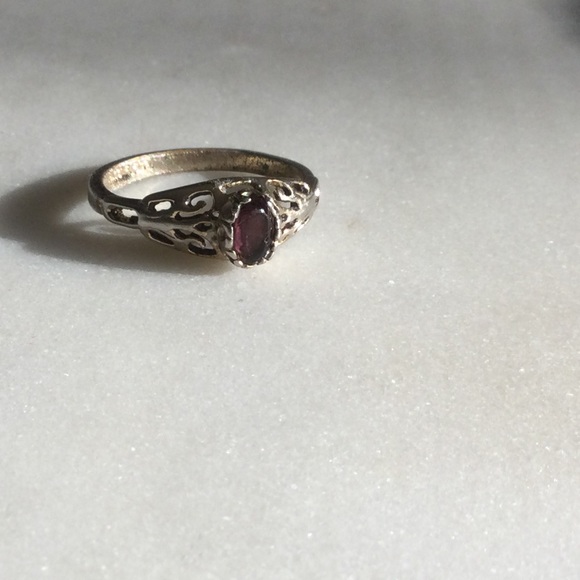 Vintage Silver Ring With Purple Stone - Picture 4 of 6